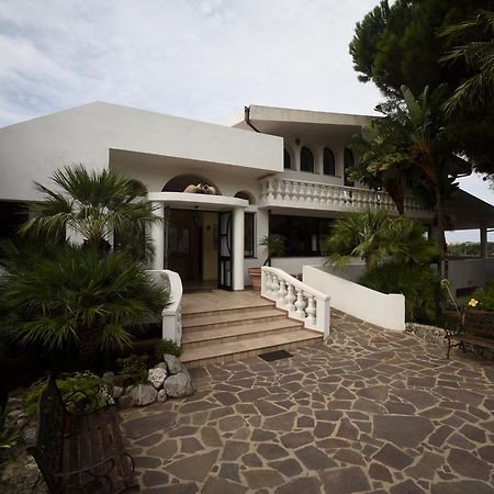 Villaggio Pineta Petto Bianco Капо Ватикано Екстериор снимка