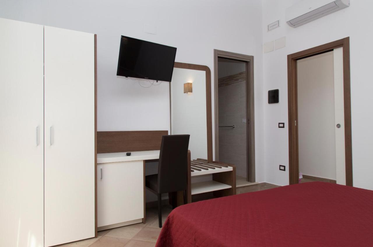 Villaggio Pineta Petto Bianco Капо Ватикано Екстериор снимка
