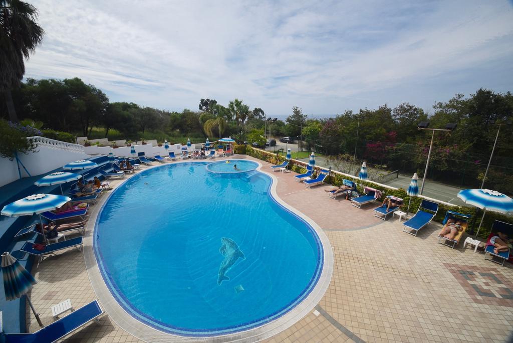 Villaggio Pineta Petto Bianco Капо Ватикано Екстериор снимка