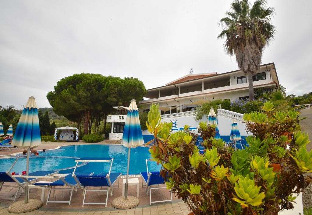 Villaggio Pineta Petto Bianco Капо Ватикано Екстериор снимка